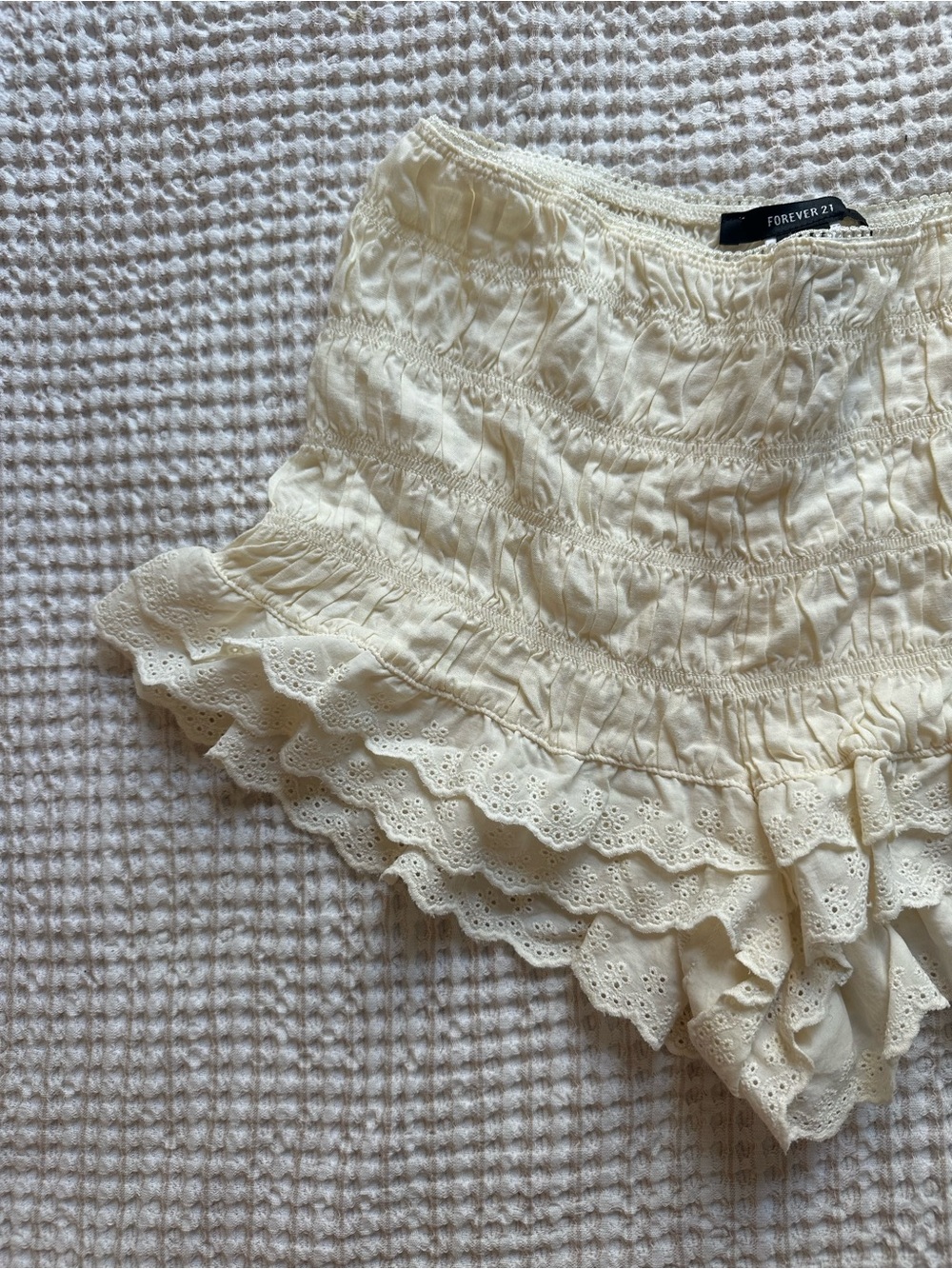 Cream Ruffle Lace Tiered Bloomer Shorts - Picture 2 of 4